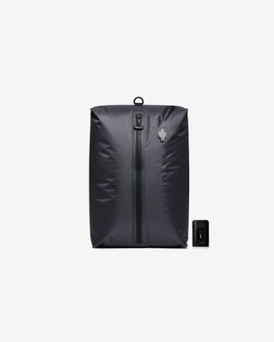 Pack Viajero de NVMA con una bolsa de compresión, color negro obsidian, de 17L y bomba V-FLOW, kit de vacío portátil para optimizar espacio en mochilas y maletas de cabina.